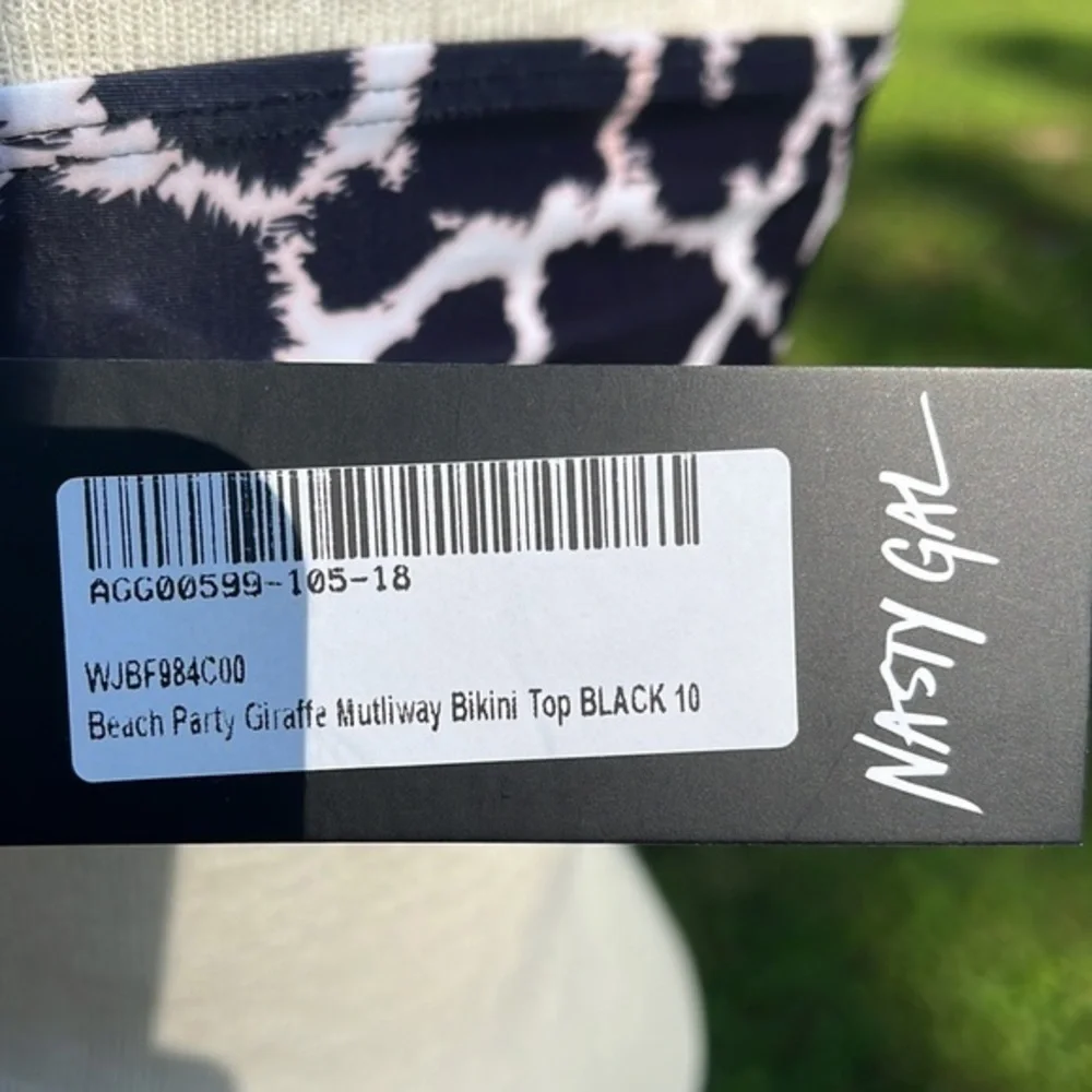 Nasty Gal beach party giraffe multi-way bikini top black/white size 6